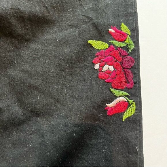 Gloria Vanderbilt Amanda Women's Black Jeans with Rose decor Size 12 High rise - Picture 10 of 10